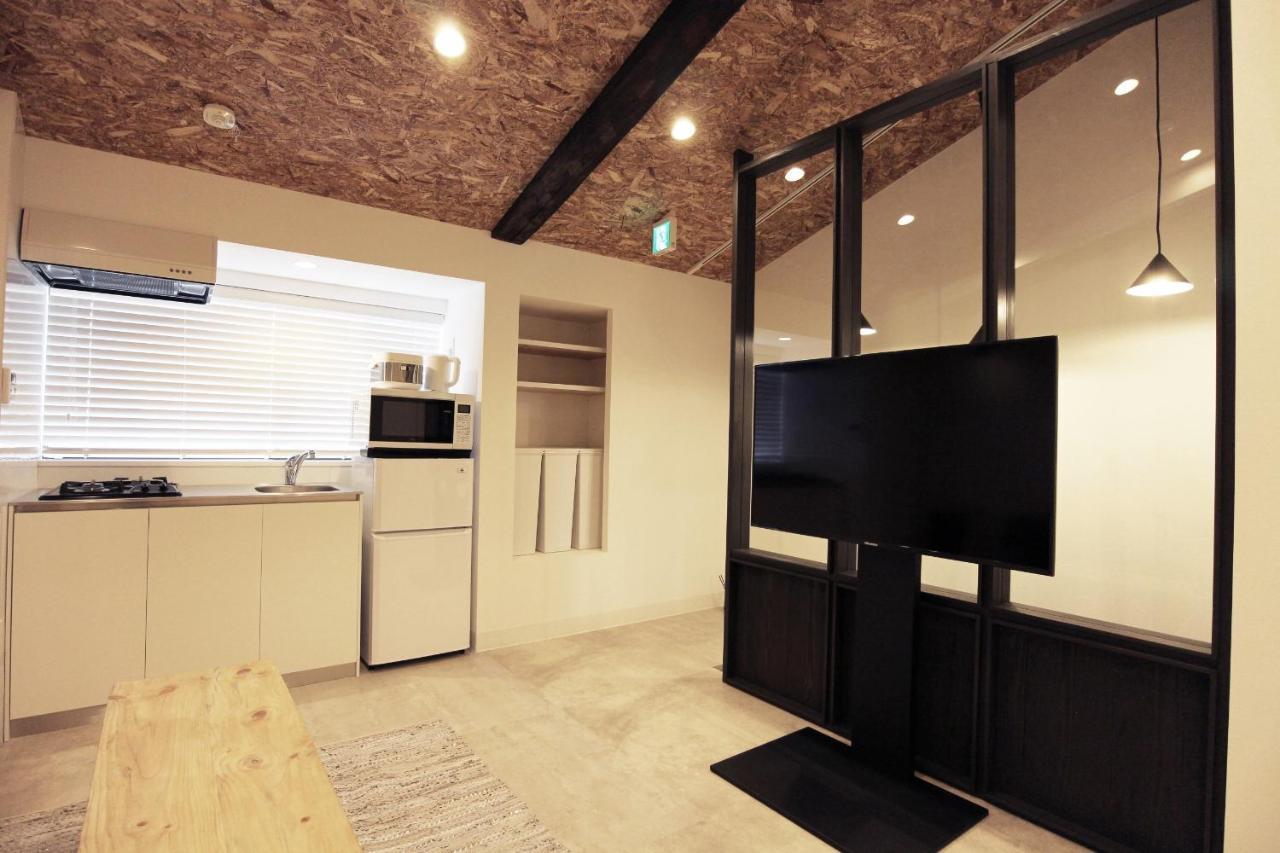 Sekai Hotel Nishikujyo Osaka Exteriör bild