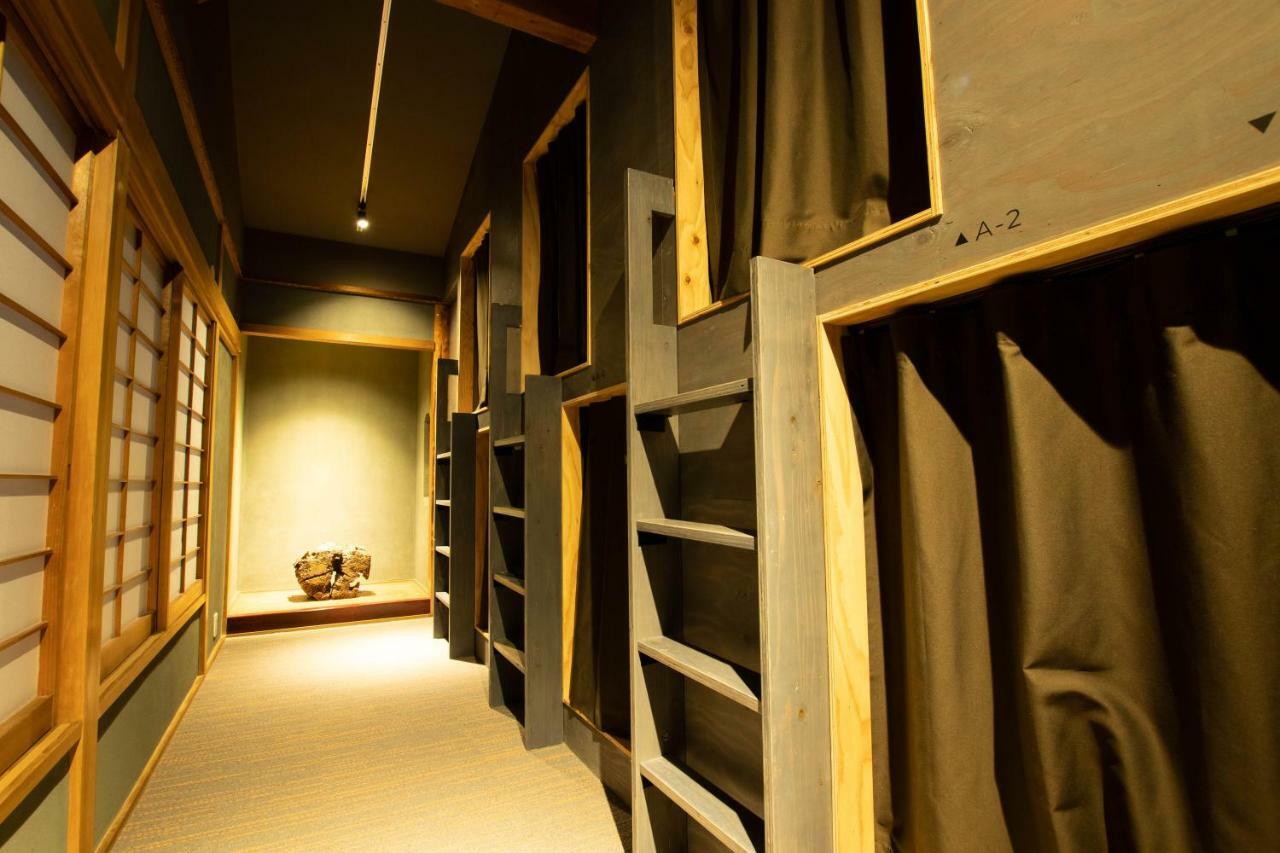 Sekai Hotel Nishikujyo Osaka Exteriör bild