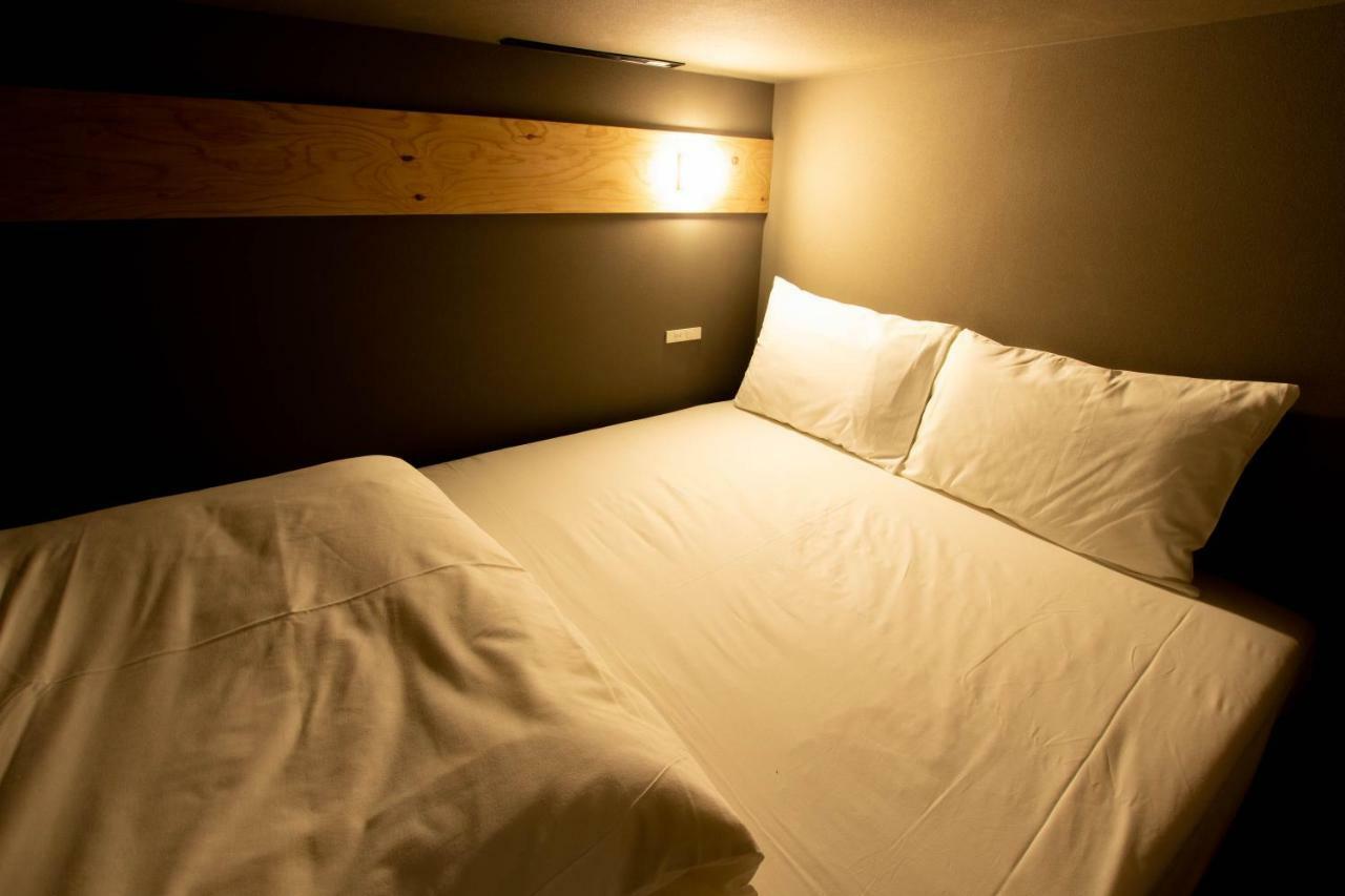 Sekai Hotel Nishikujyo Osaka Exteriör bild